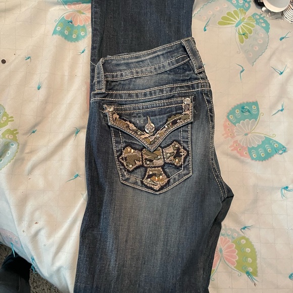 ❌Sold❌Miss Me, distressed style, signature boot cut jeans. Like new condition - Picture 9 of 15